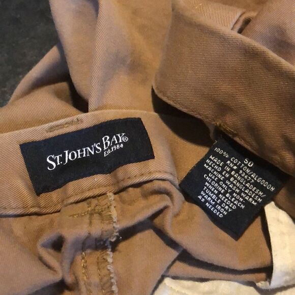 St John’s Bay Men’s Tan Chino Shorts size 50 - Picture 8 of 8